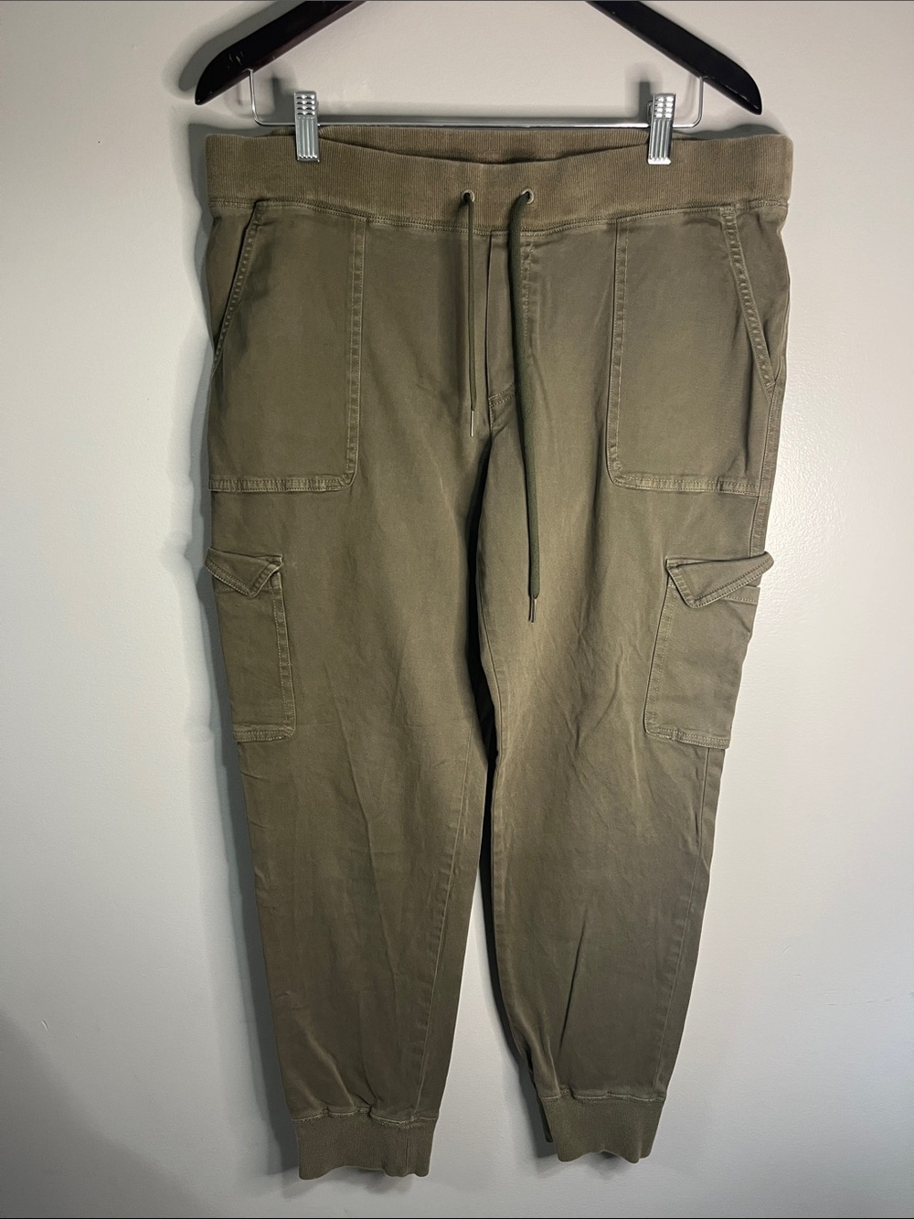 community pants size (MEDIUM)
